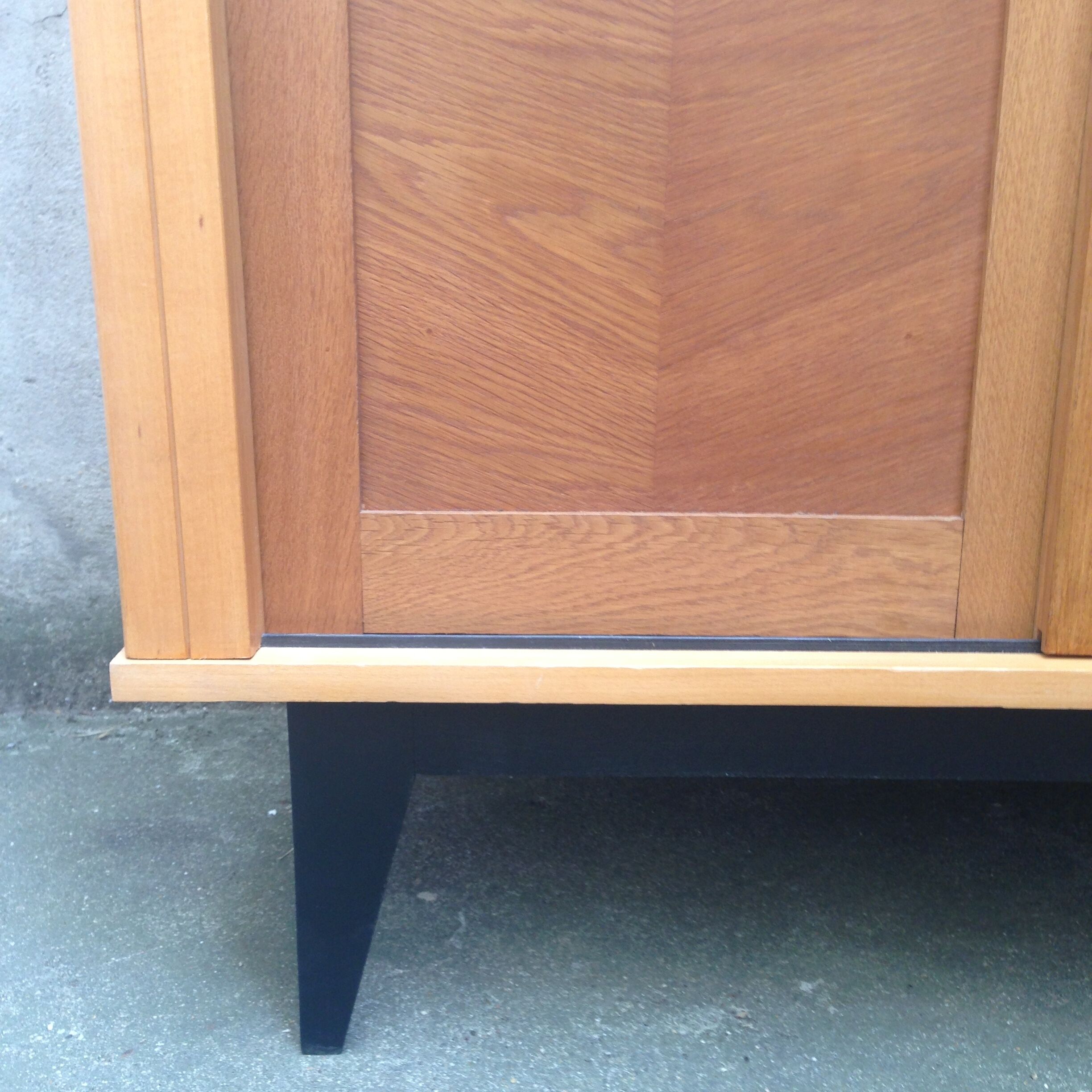 Sliding door cabinet