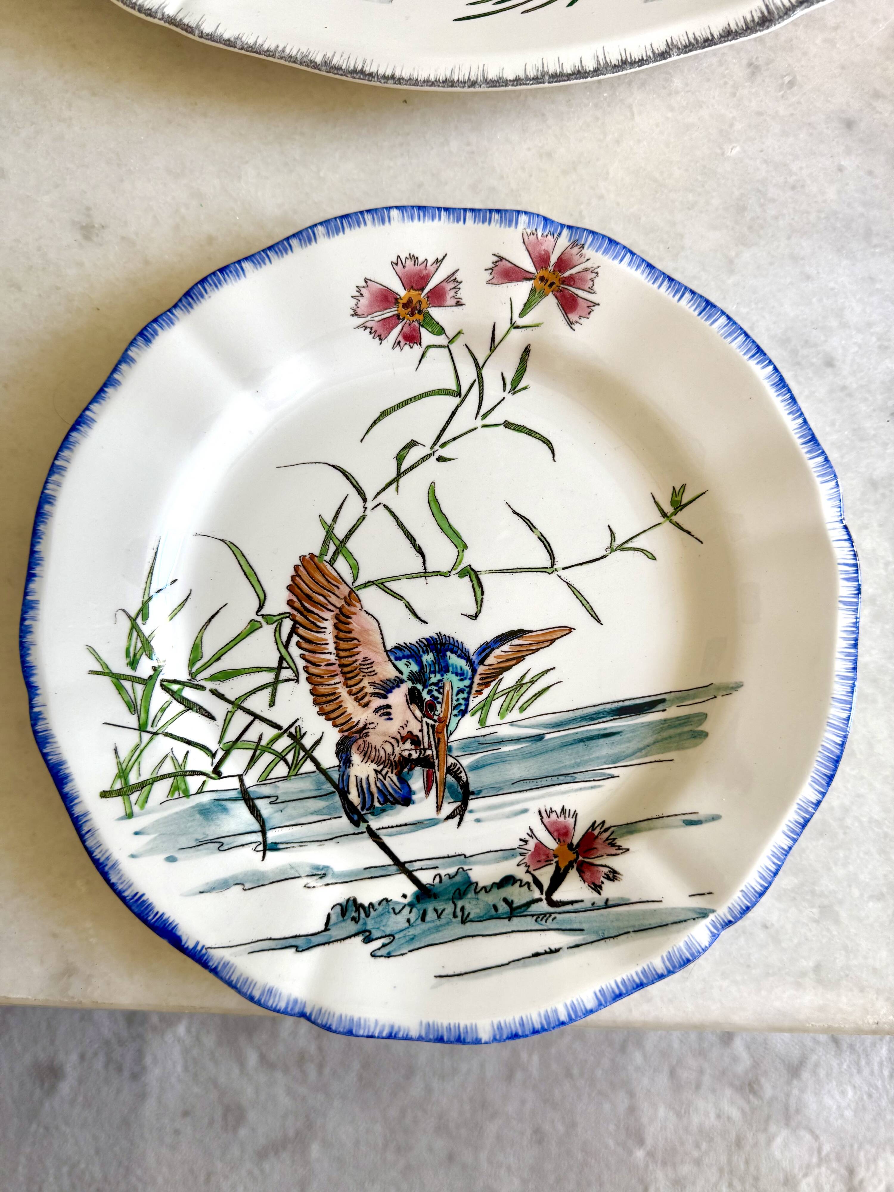 Service de table assiettes et plats Gien modèle grands oiseaux