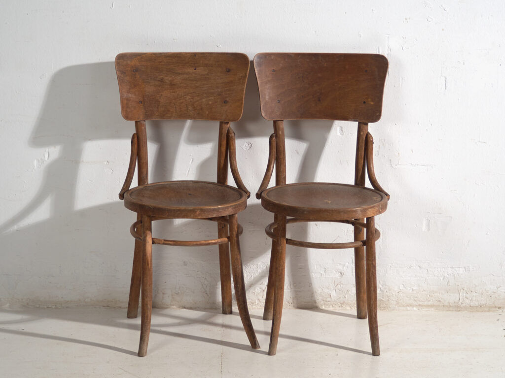 Pair of antique bentwood chairs in Thonet style – Central Europe, circa 1920