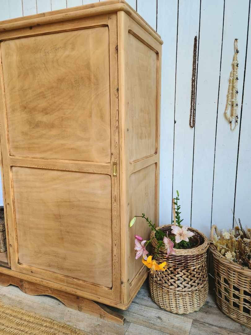 Sliding Parisian wardrobe