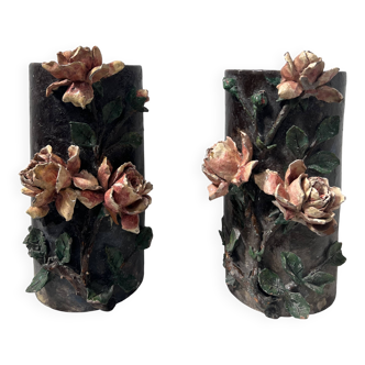 Paire de vases tubes en barbotine XX siècle