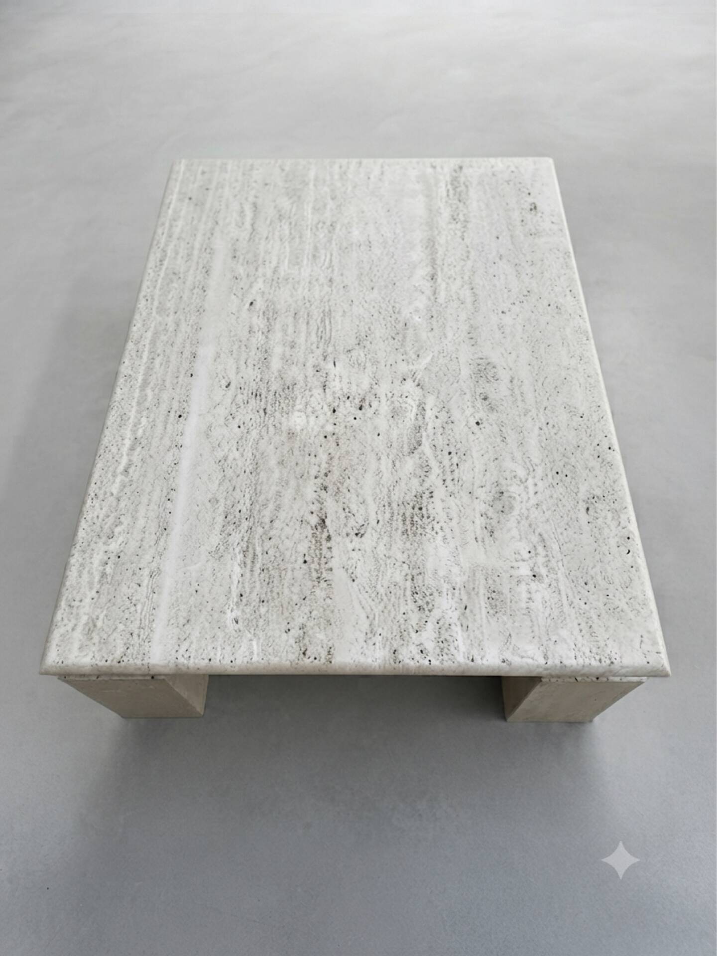 Sculptural coffee table in travertine - Attributed to Piero De Longhi, It