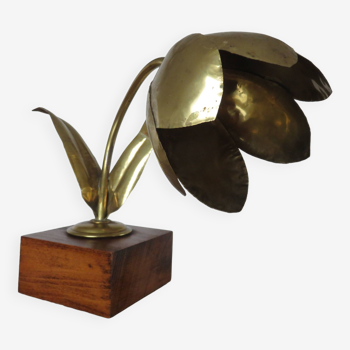 Lampe "fleur" en laiton doré et socle bois 1970