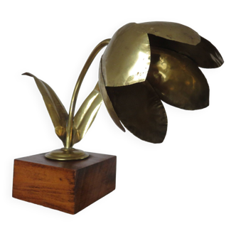 Lampe "fleur" en laiton doré et socle bois 1970