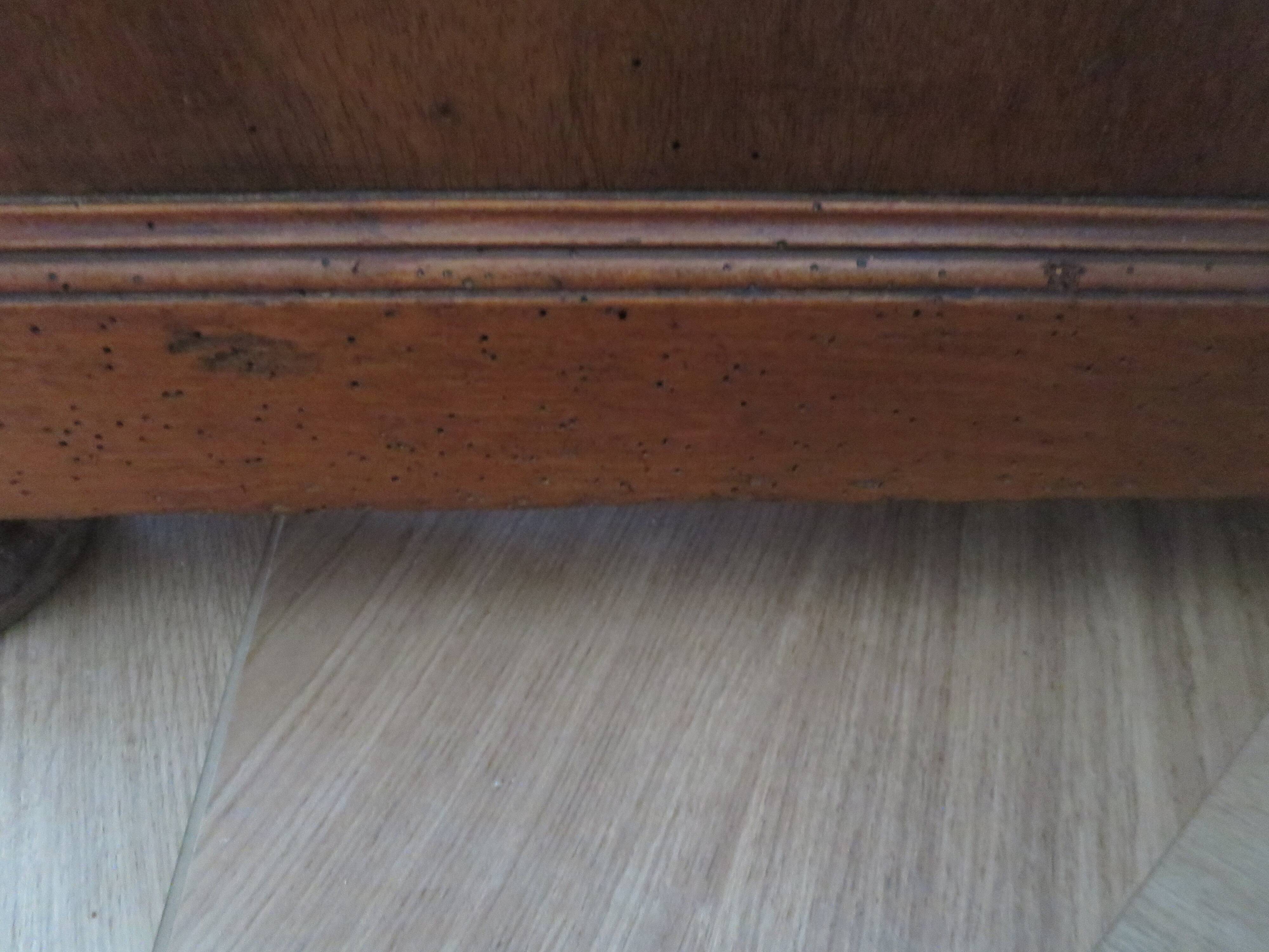 Louis Philippe style chest of drawers with 4 drawers in solid walnut and marble, 1900-1950.