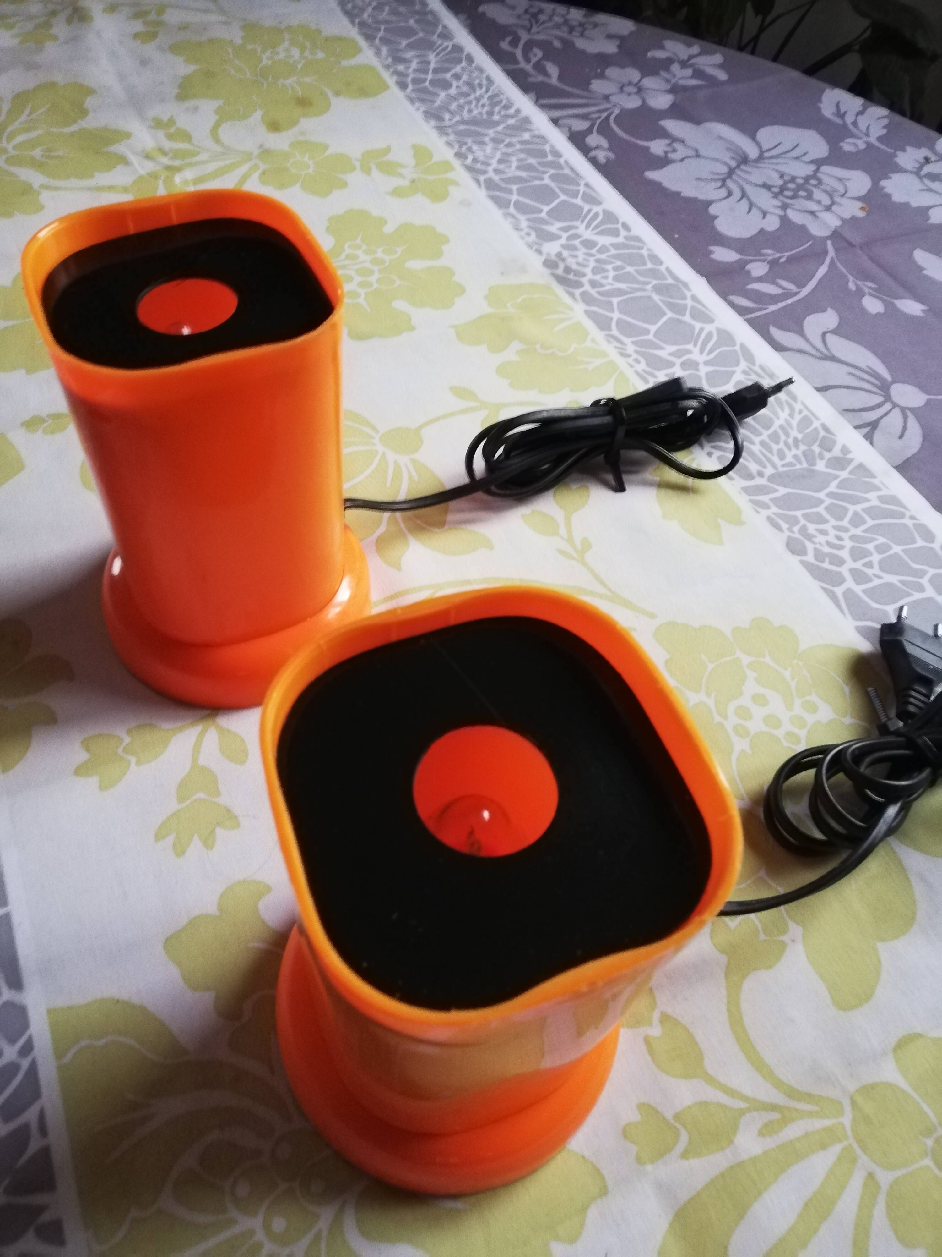 Duo of bedside lamps