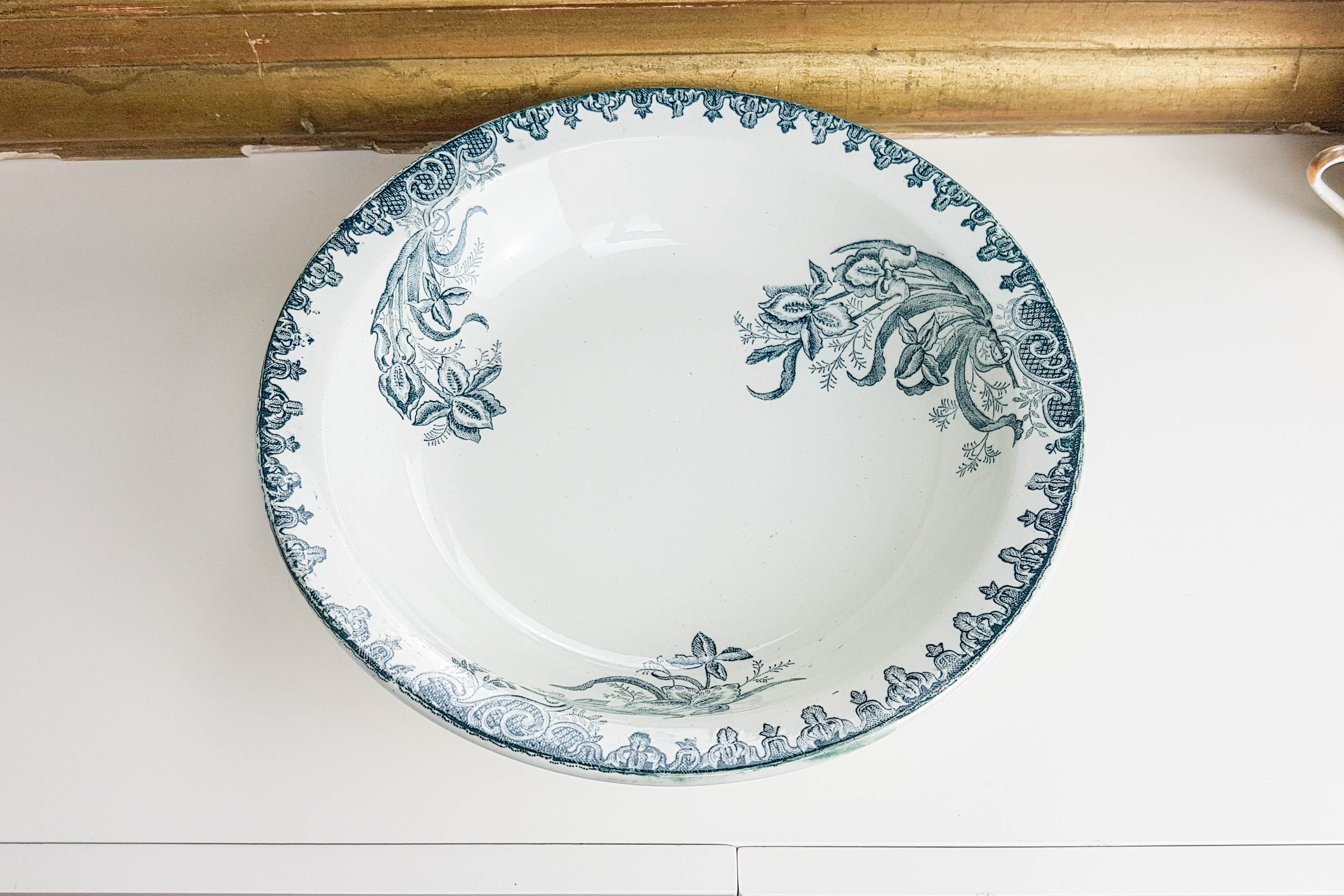 Grand plat creux « Iris «  Terre de fer Saladier