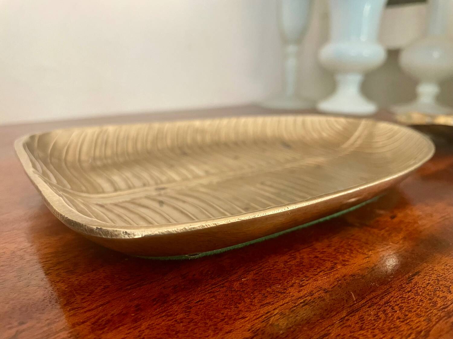 Vintage solid brass leaf pocket 20cm