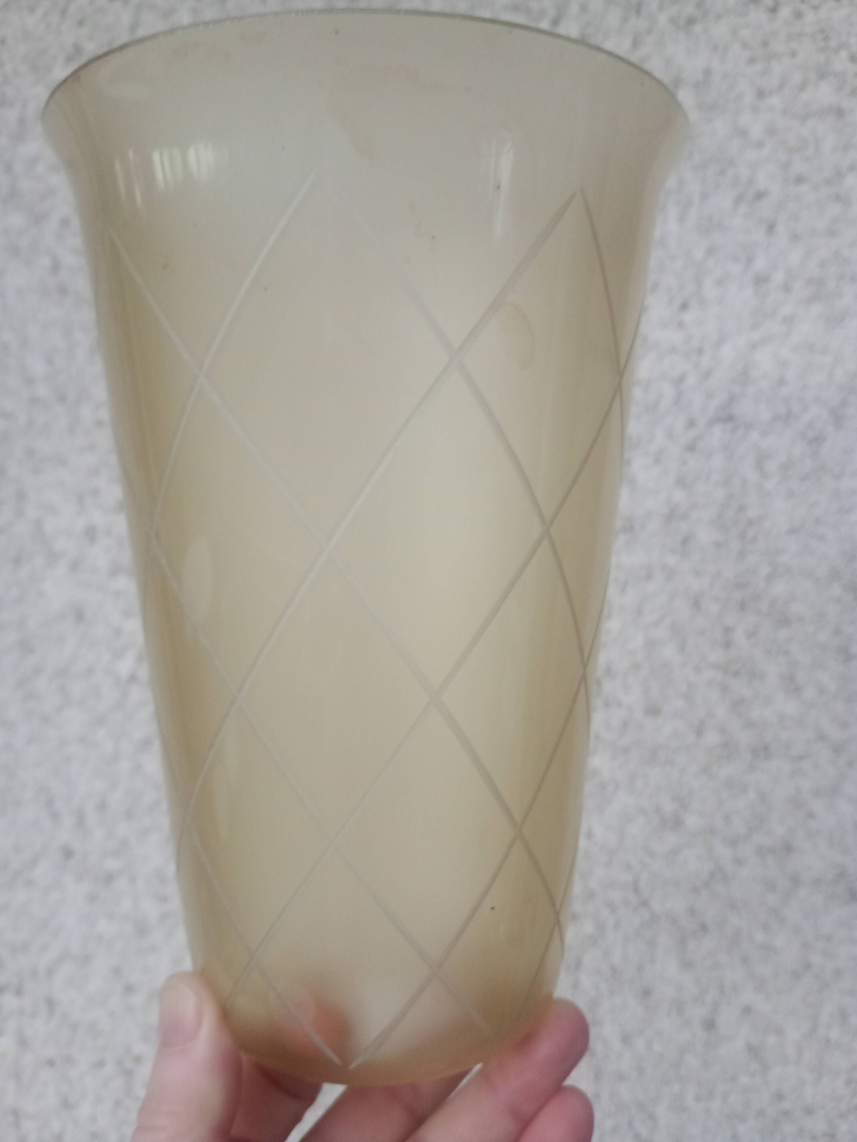 Bell-shaped lampshade - Amber glass engraved with lines - c. 1940
