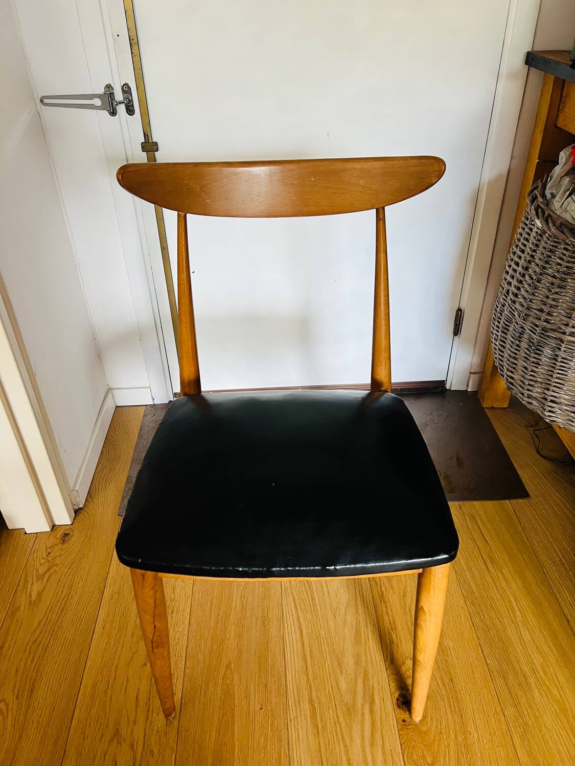 Set of 6 Vintage 1960s Scandinavian Chairs in Beech and Black Leatherette