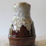 Very pretty wine pitcher in very good condition