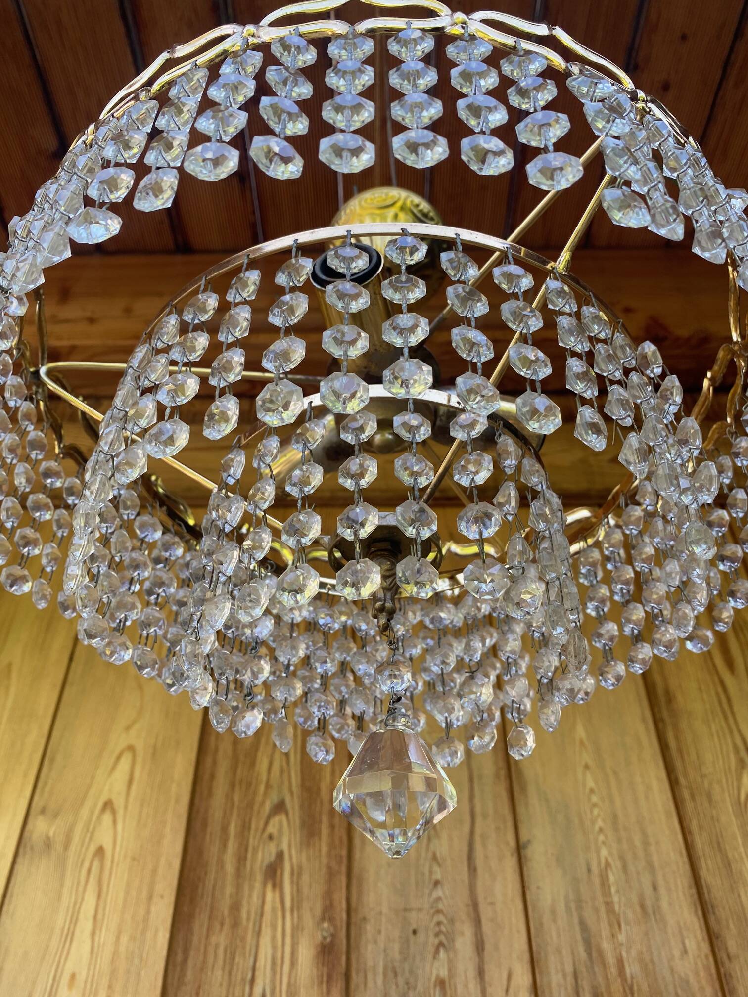 Vintage chandelier with pendants