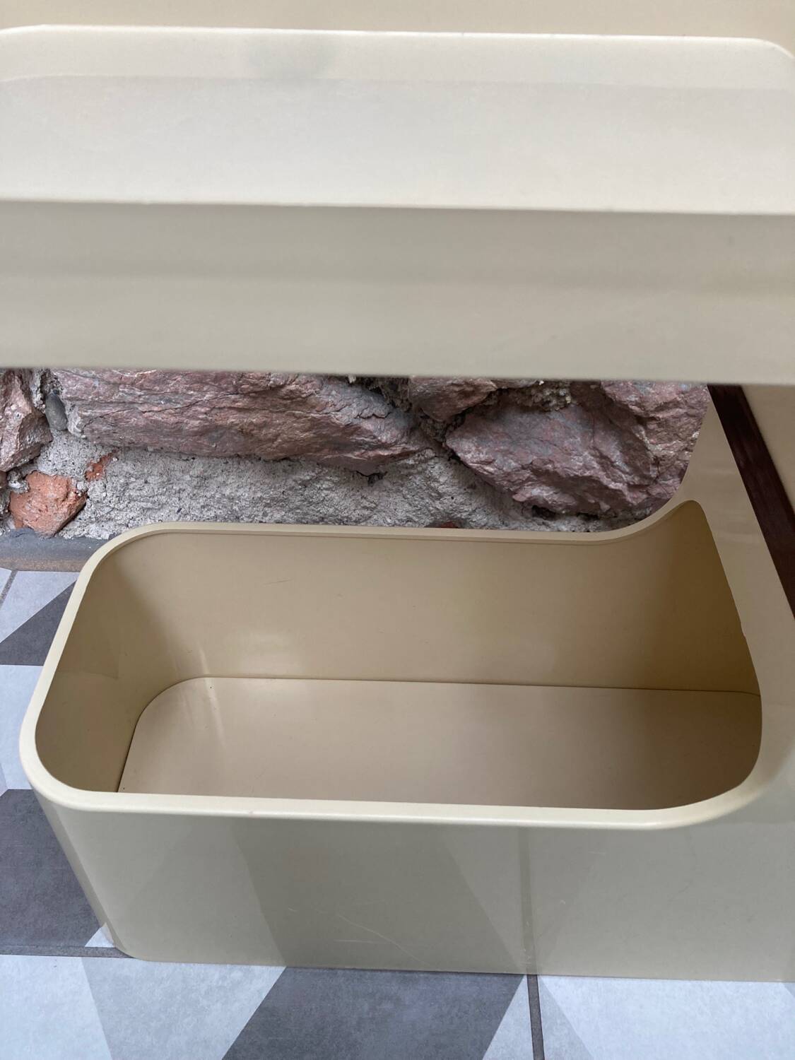 side table / mini bar