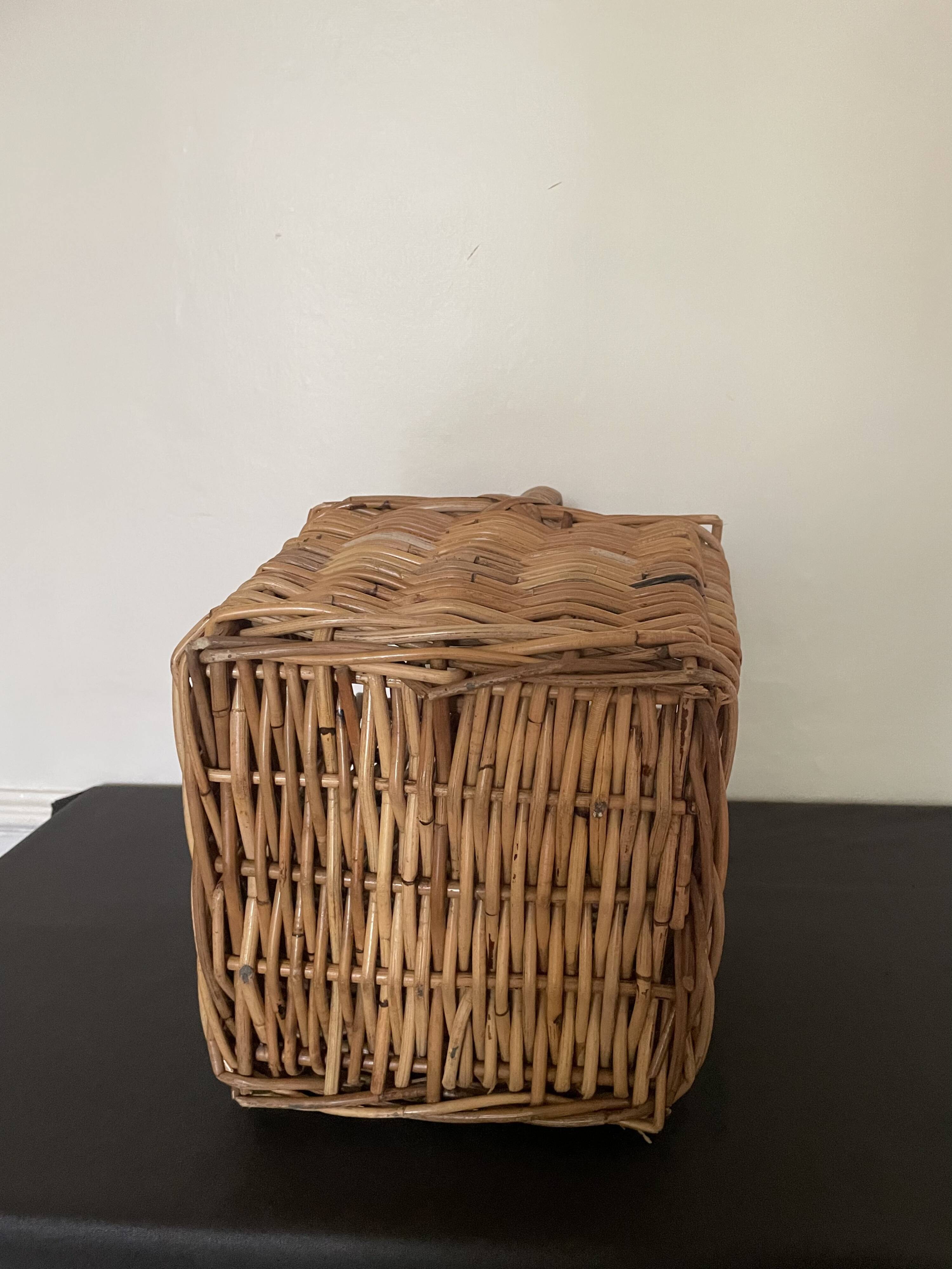 Bottle storage basket