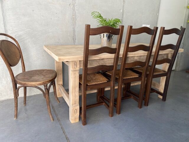 Stripped farmhouse table extensions to 255 cm