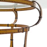 Round dining table