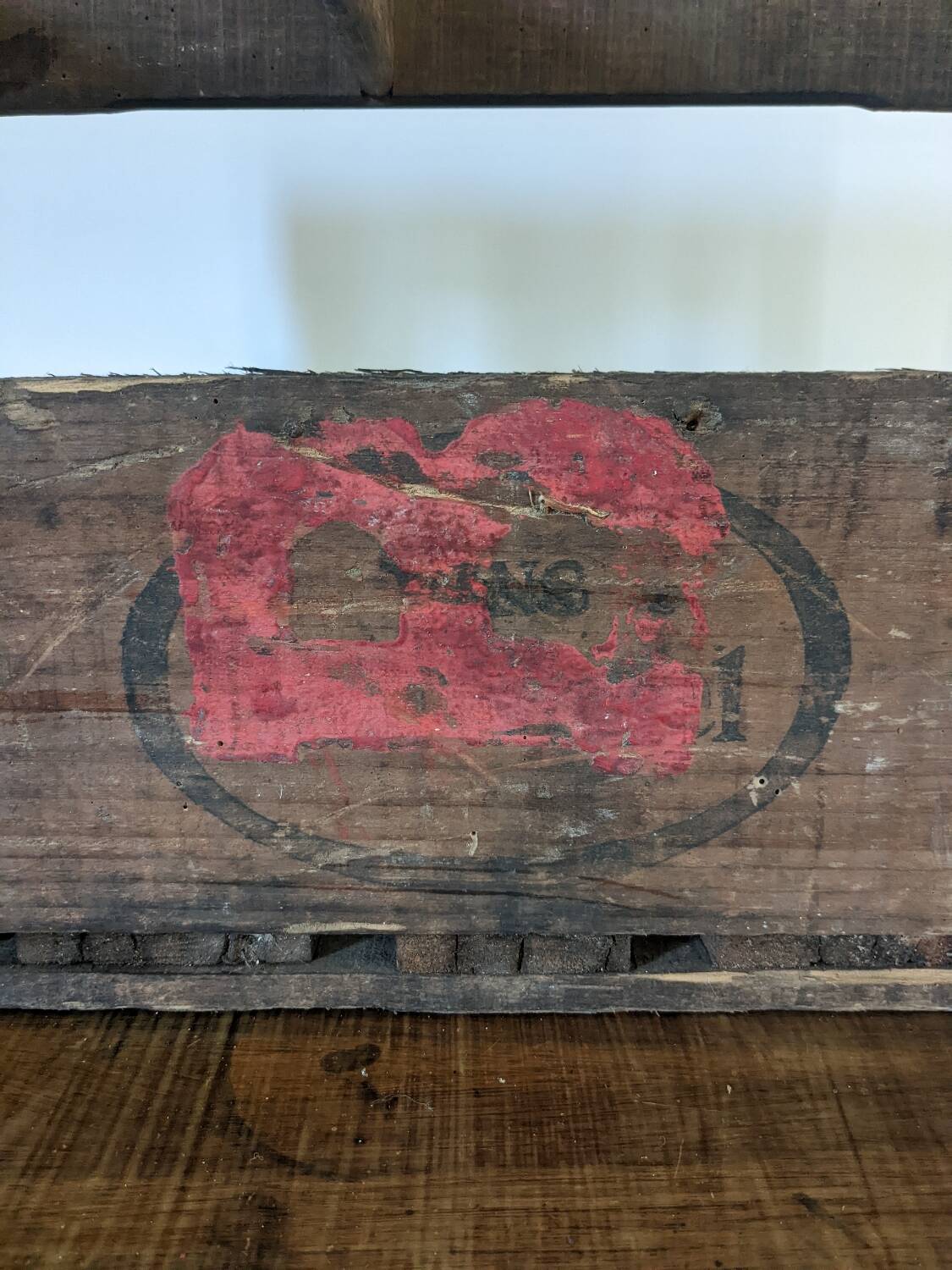 Wooden bottle holder