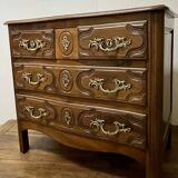 Petite Commode  Dite " Parisienne " En Noyer Et Hêtre .