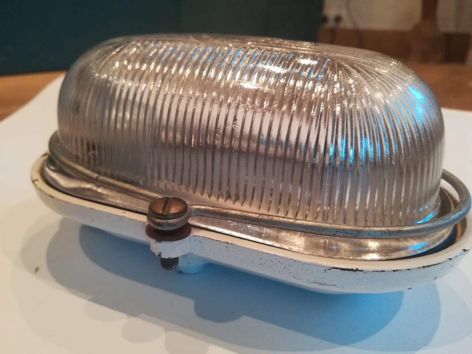 Industrial wall lamp