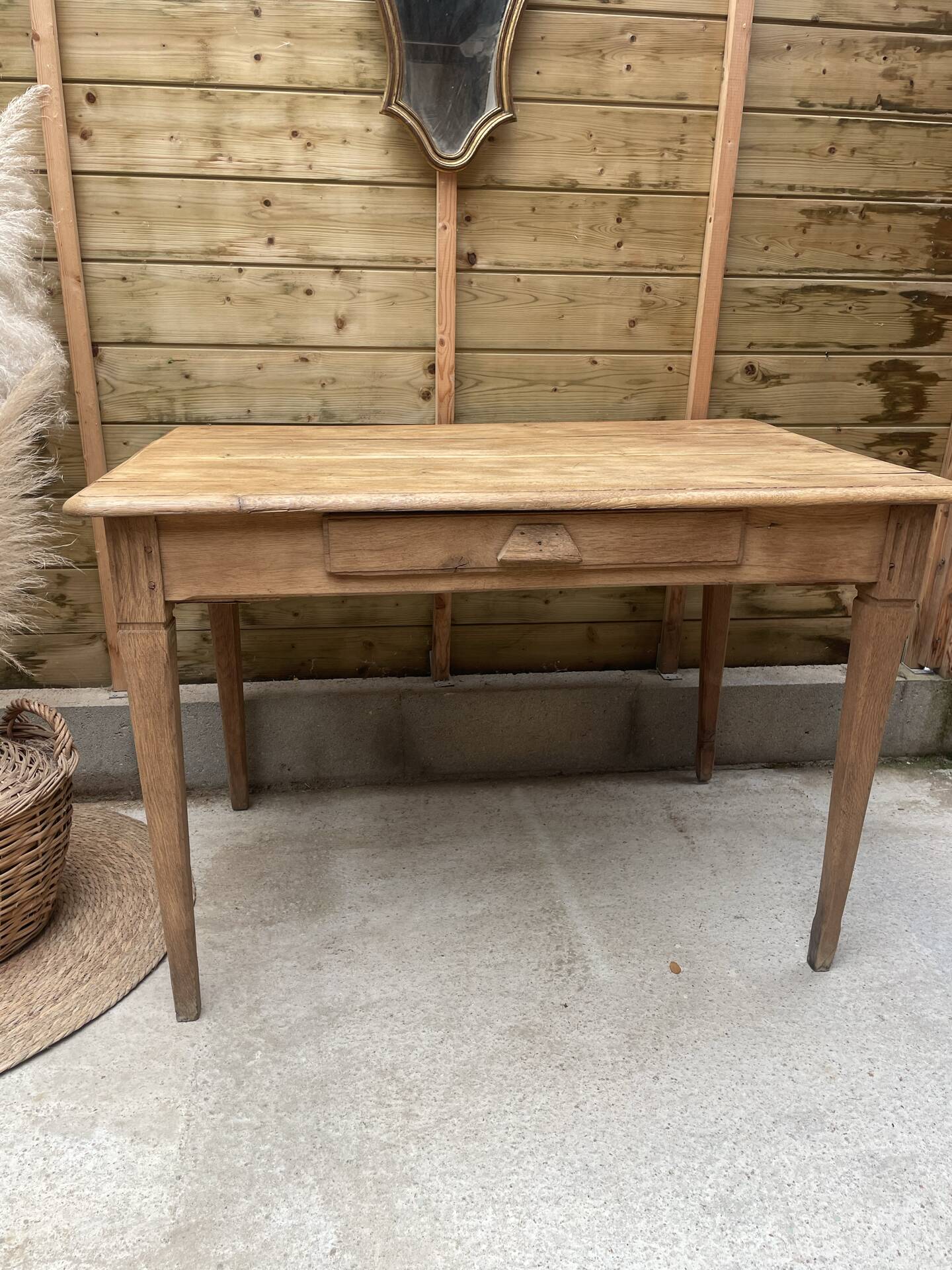 Solid wood desk Parisian credit bank