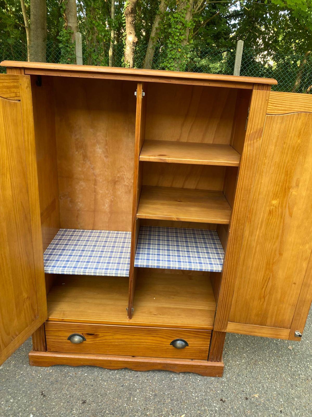 Small wardrobe / bonnetière in solid honey pine with 2 doors and 1 drawer.