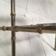 Table d'appoint vintage en laiton et cuir par Jacques Adnet 1950