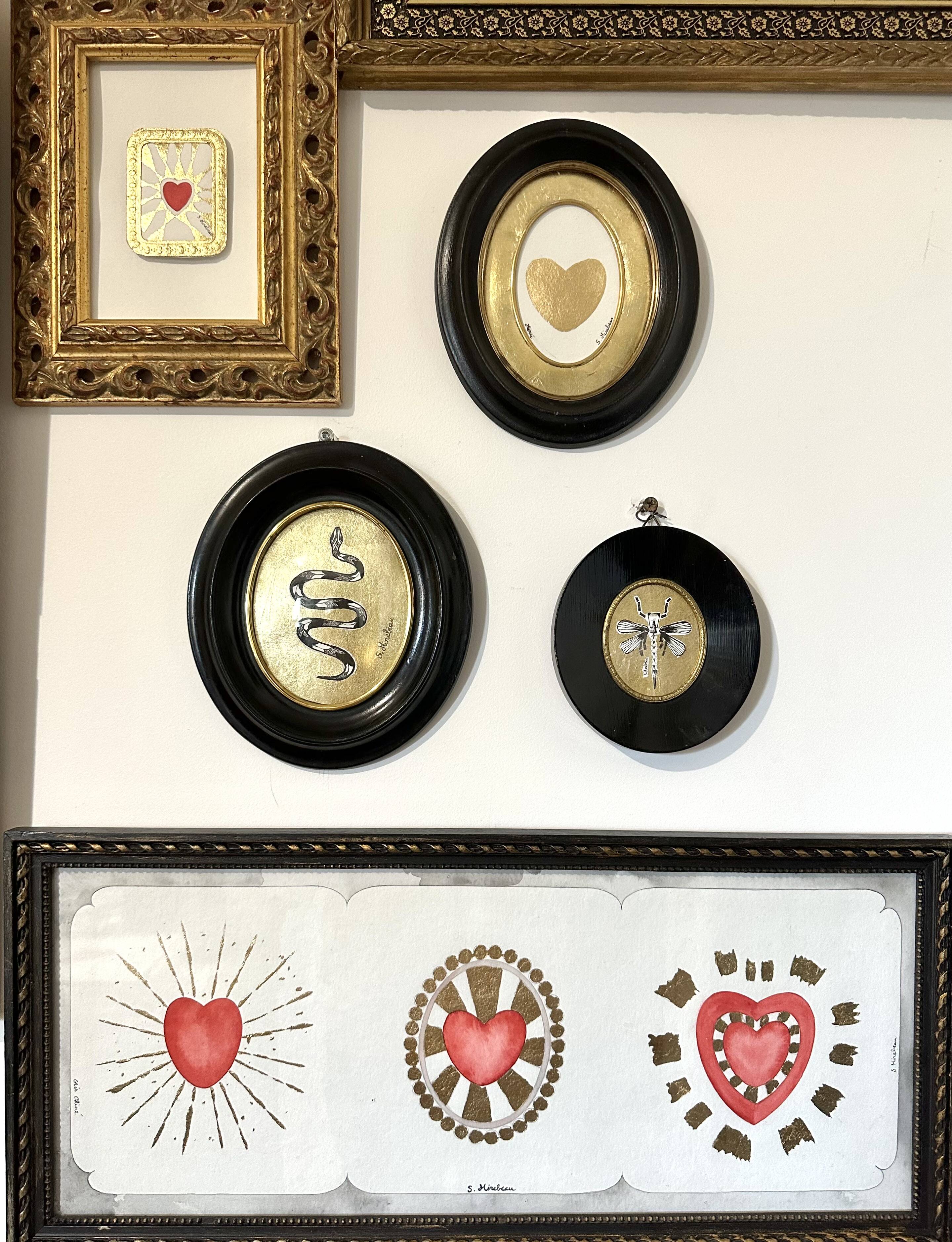 Curved glass snake frame