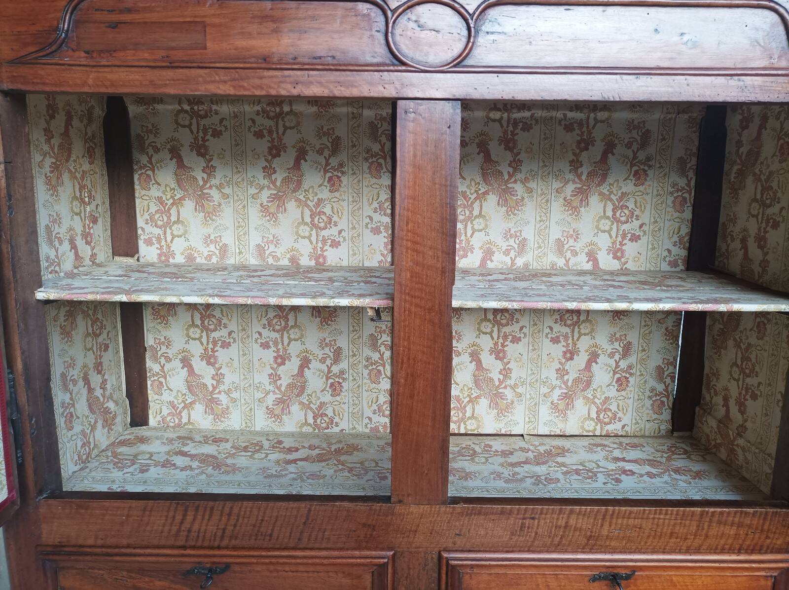 Louis XIV walnut buffet with 4 doors from the 18th century.