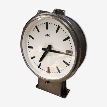 Clock ato double-sided