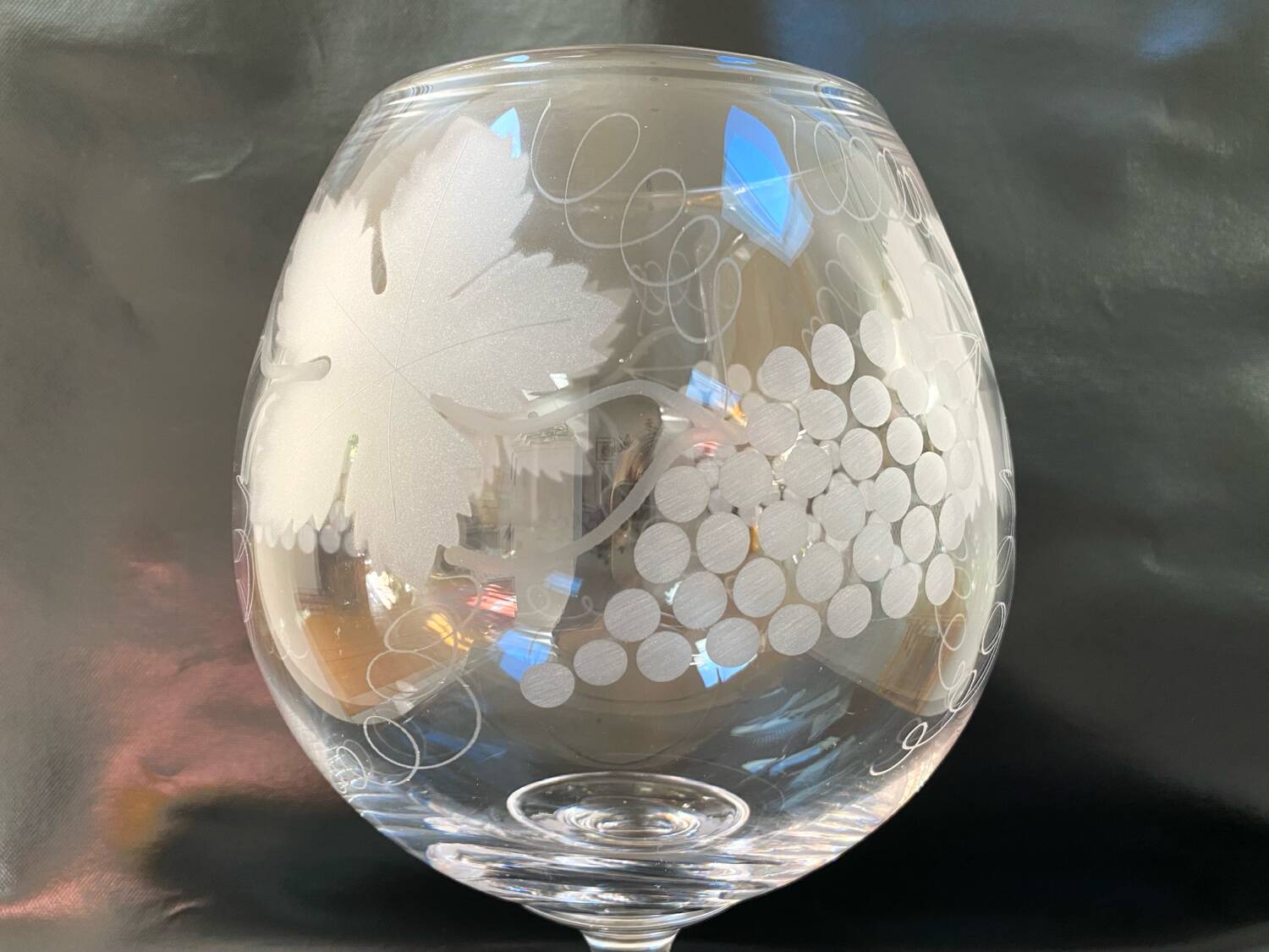 Large engraved grape crystal bowl St Hilaire