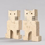 Pair of stylised cats in travertine, Fratelli Manelli, Italy, circa 1970.