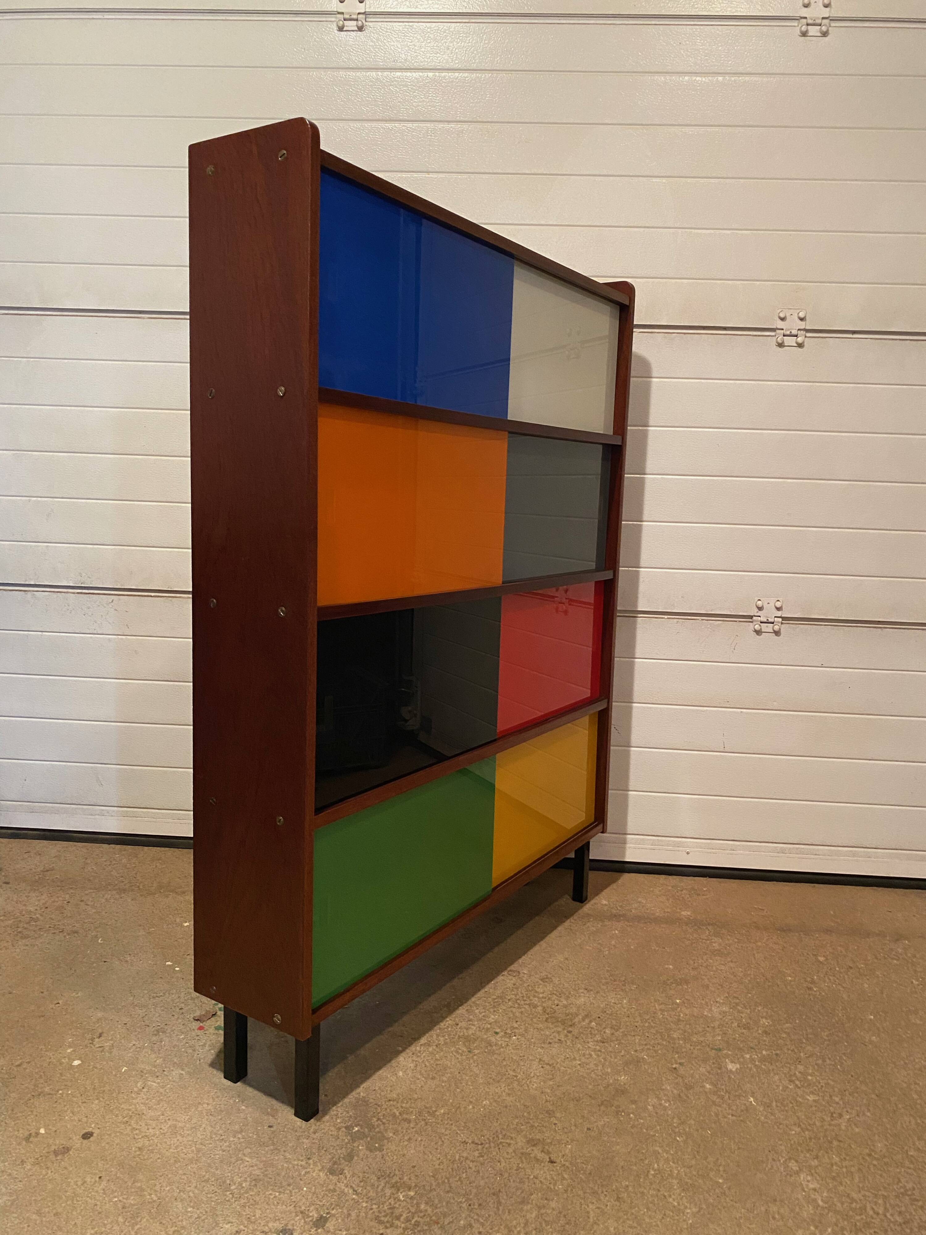 Vintage bookcase/display cabinet