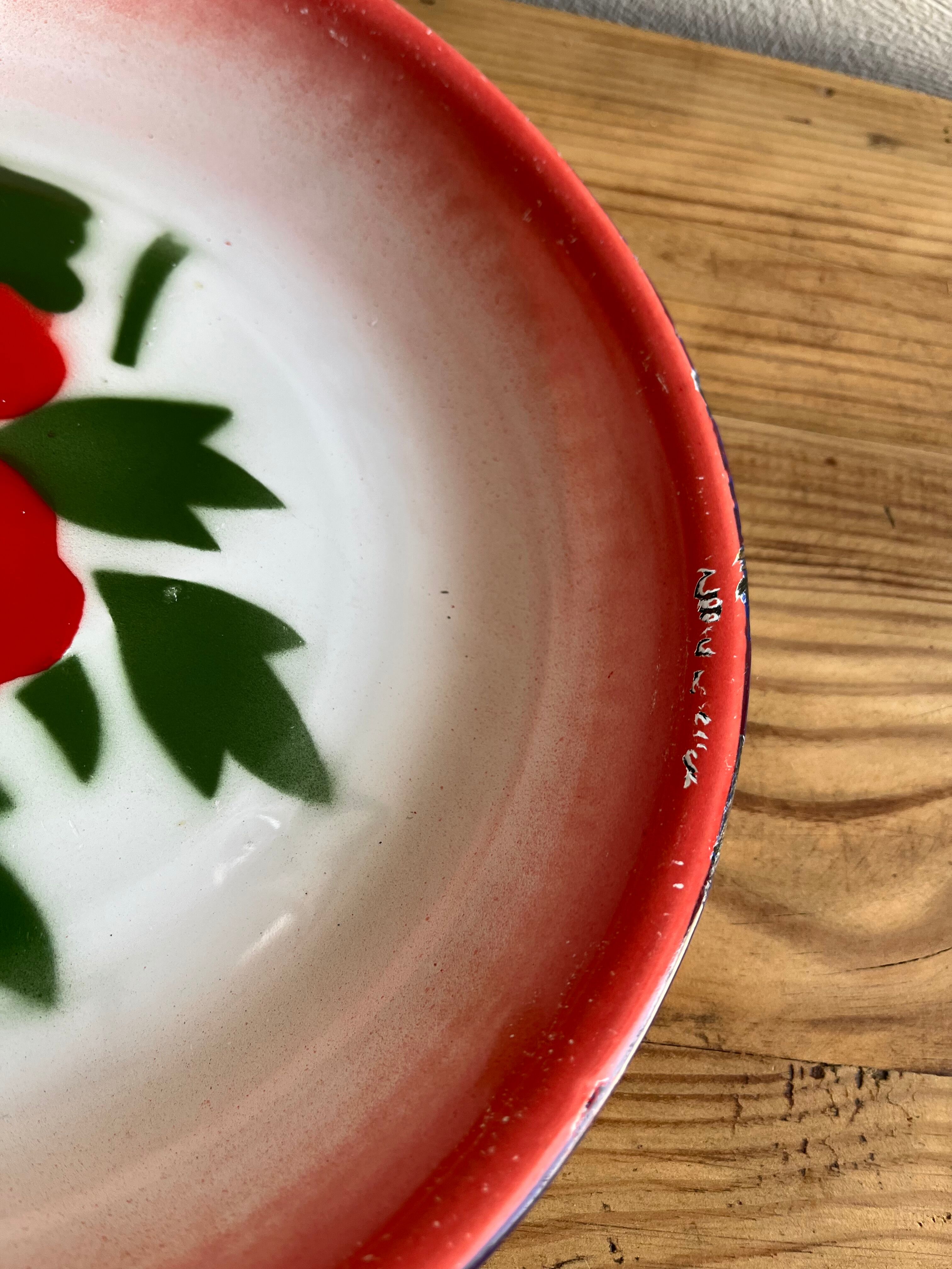 Enamelled dish vintage flowers