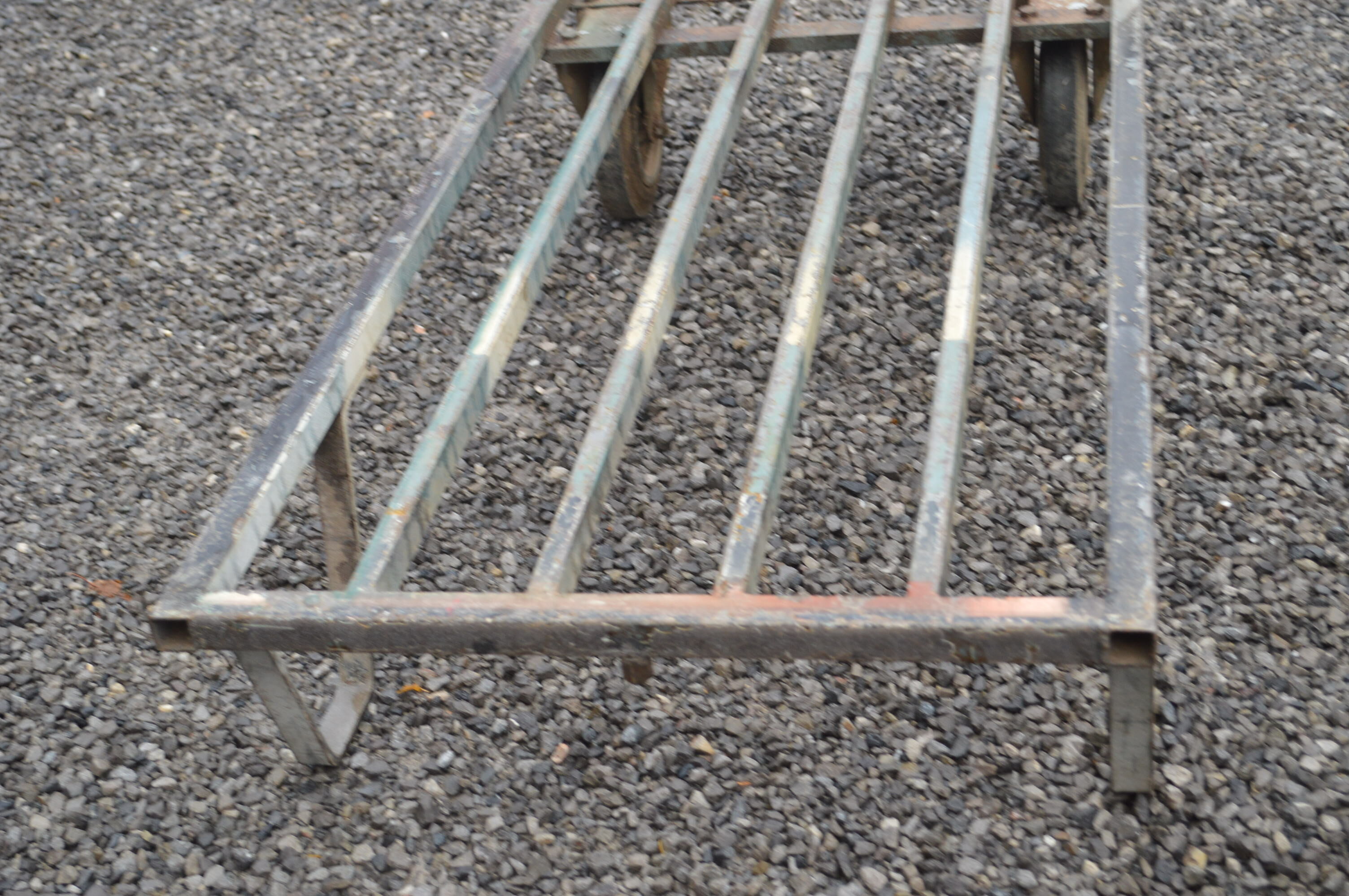 Coffee table / Iron industrial cart