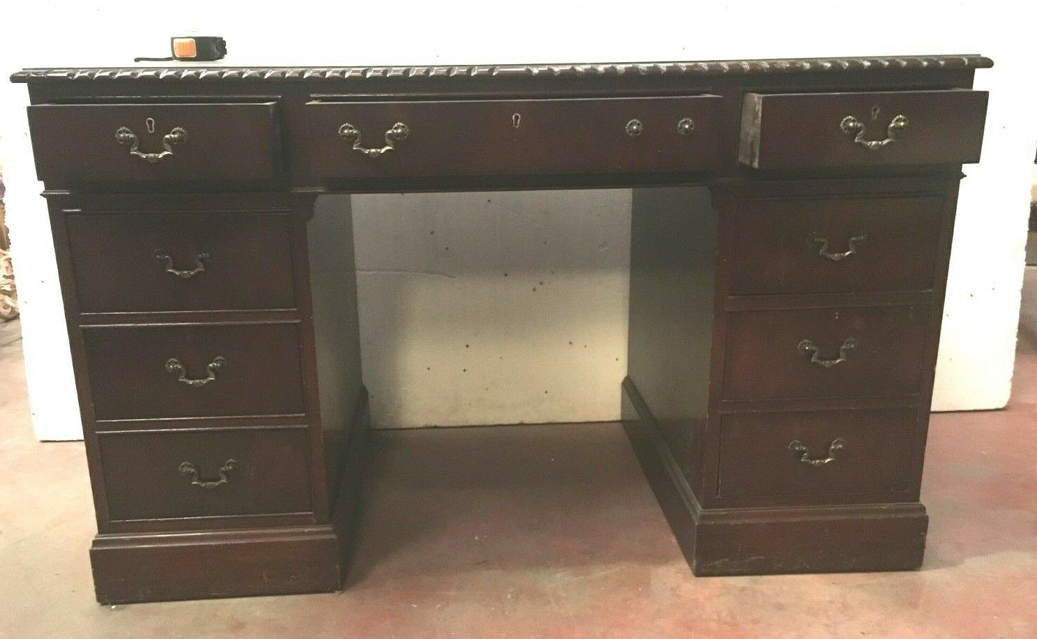 Desk style english mahogany and mahogany flat