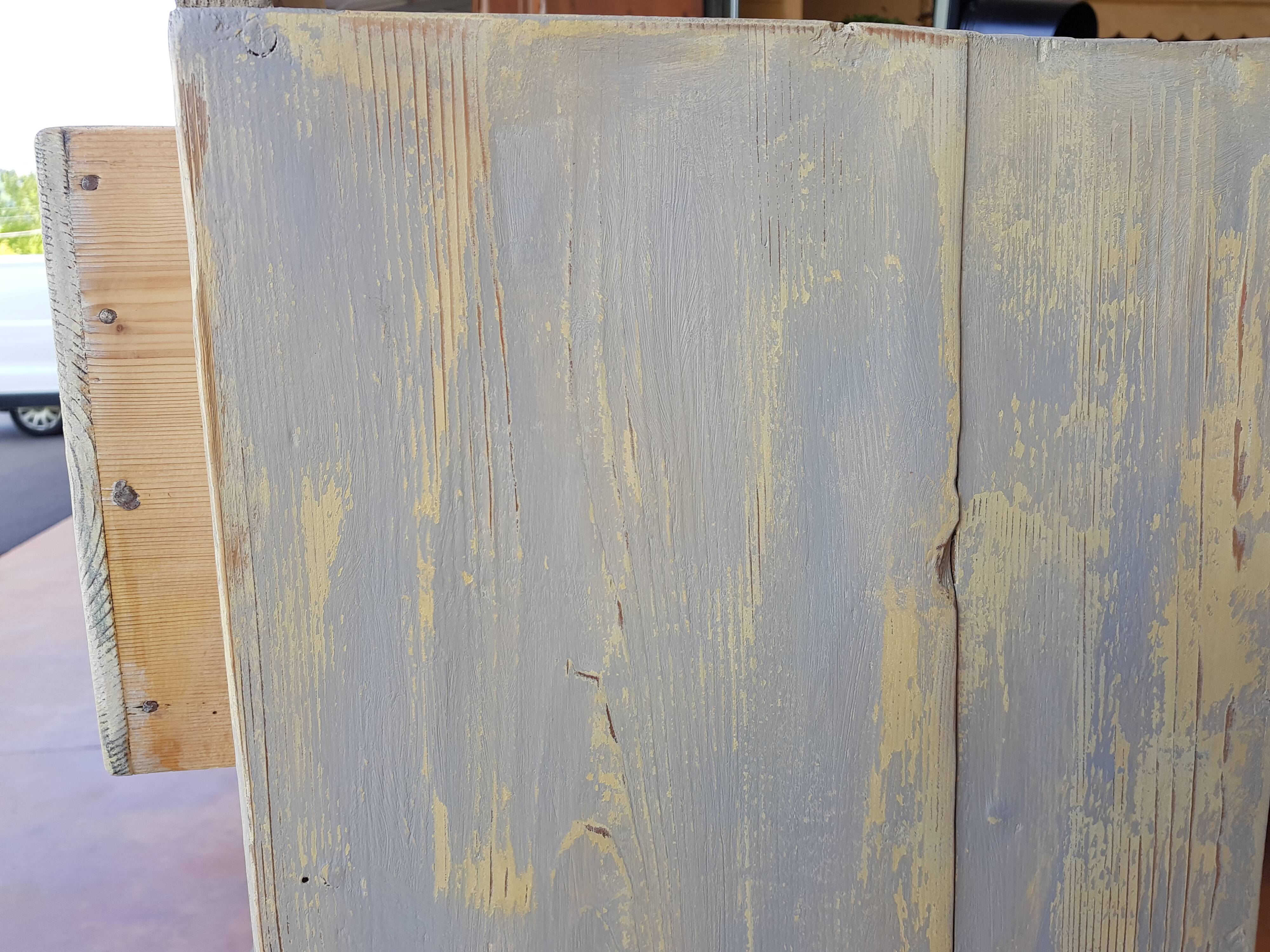 Old-trade furniture with "Grainetier" drawers
