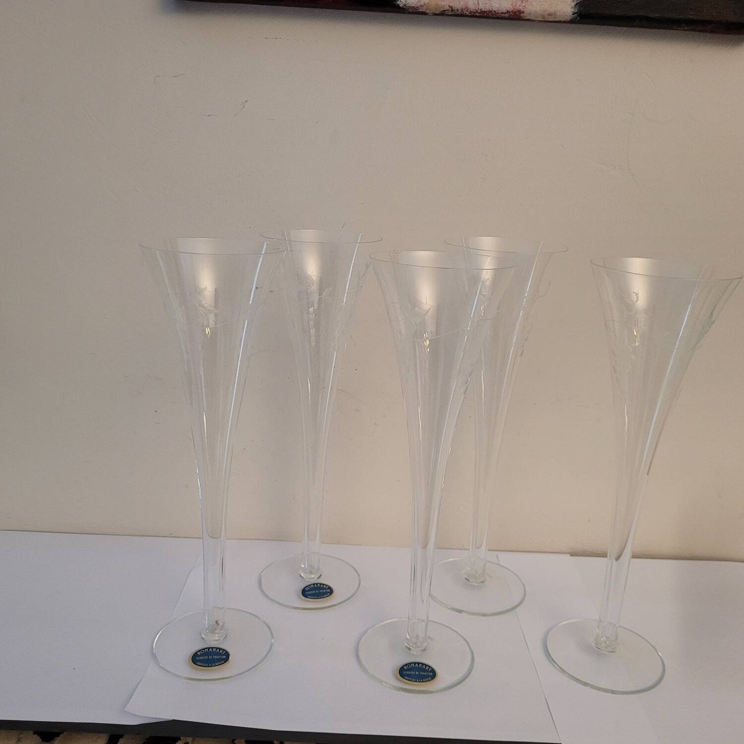 Romanart champagne flutes, mouth-blown, engraved grapes