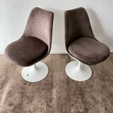 Pair of tulip chairs by Eero Saarinen, Knoll 80