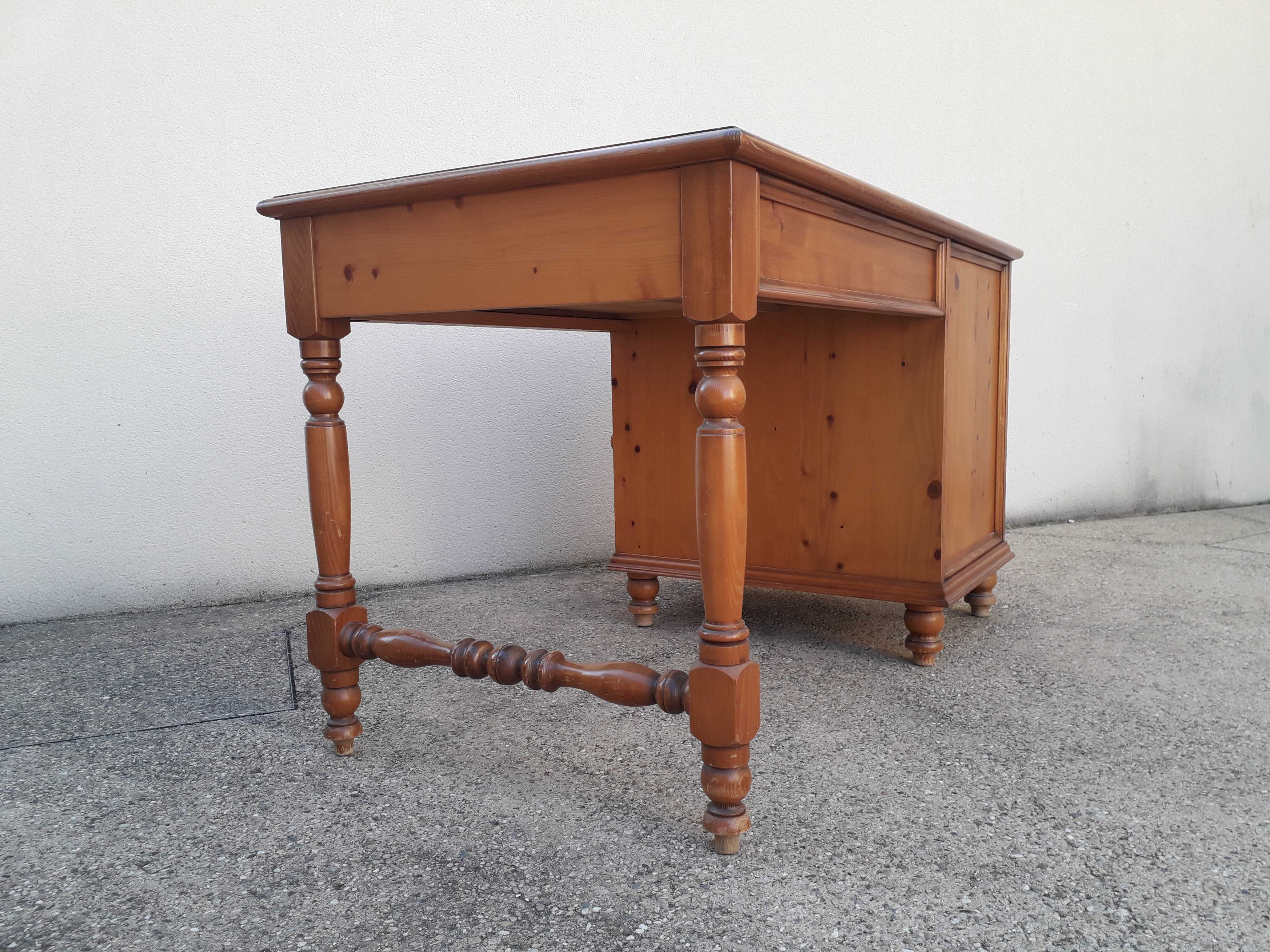 19th century Irish style office