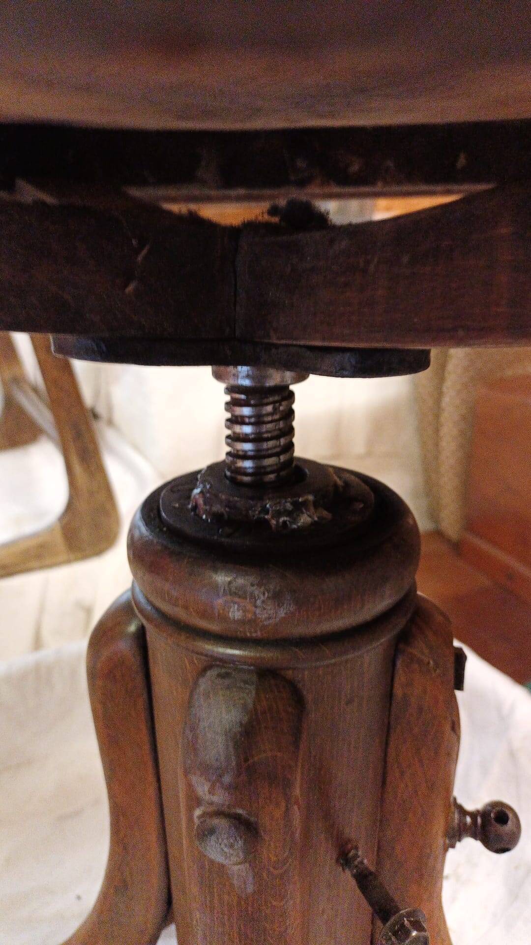 Fischel swivel chair