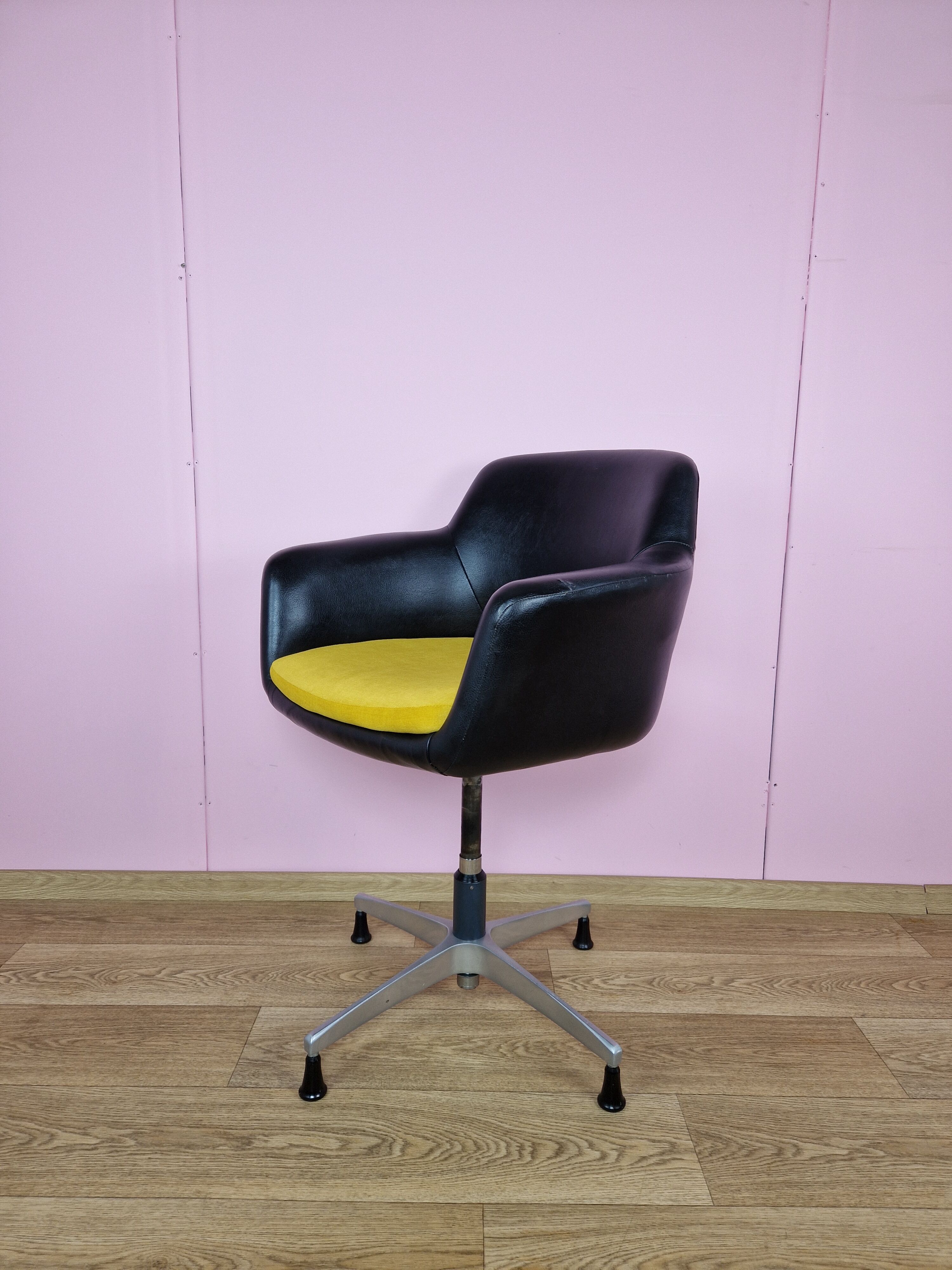 Mid-Century Swivel Office Chair attributed to Stol Kamnik, 1970s