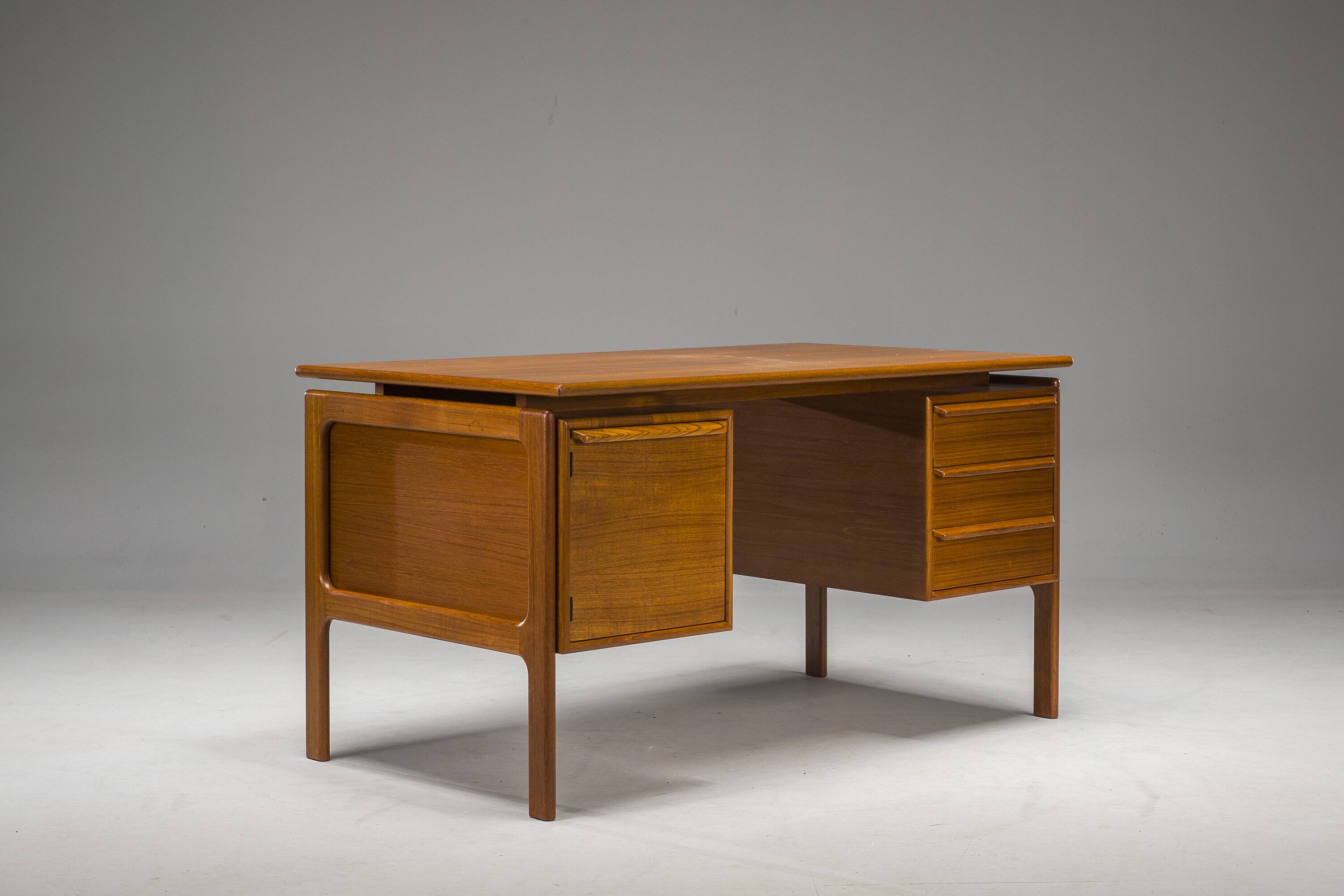 Mid-Century Teak Freestanding Desk from GV Møbler, 1970s