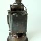 Années 1930 - ancienne lampe au carbure, lampe de signalisation ferroviaire, en cuivre, métal et verre, par A. Butin/Paris