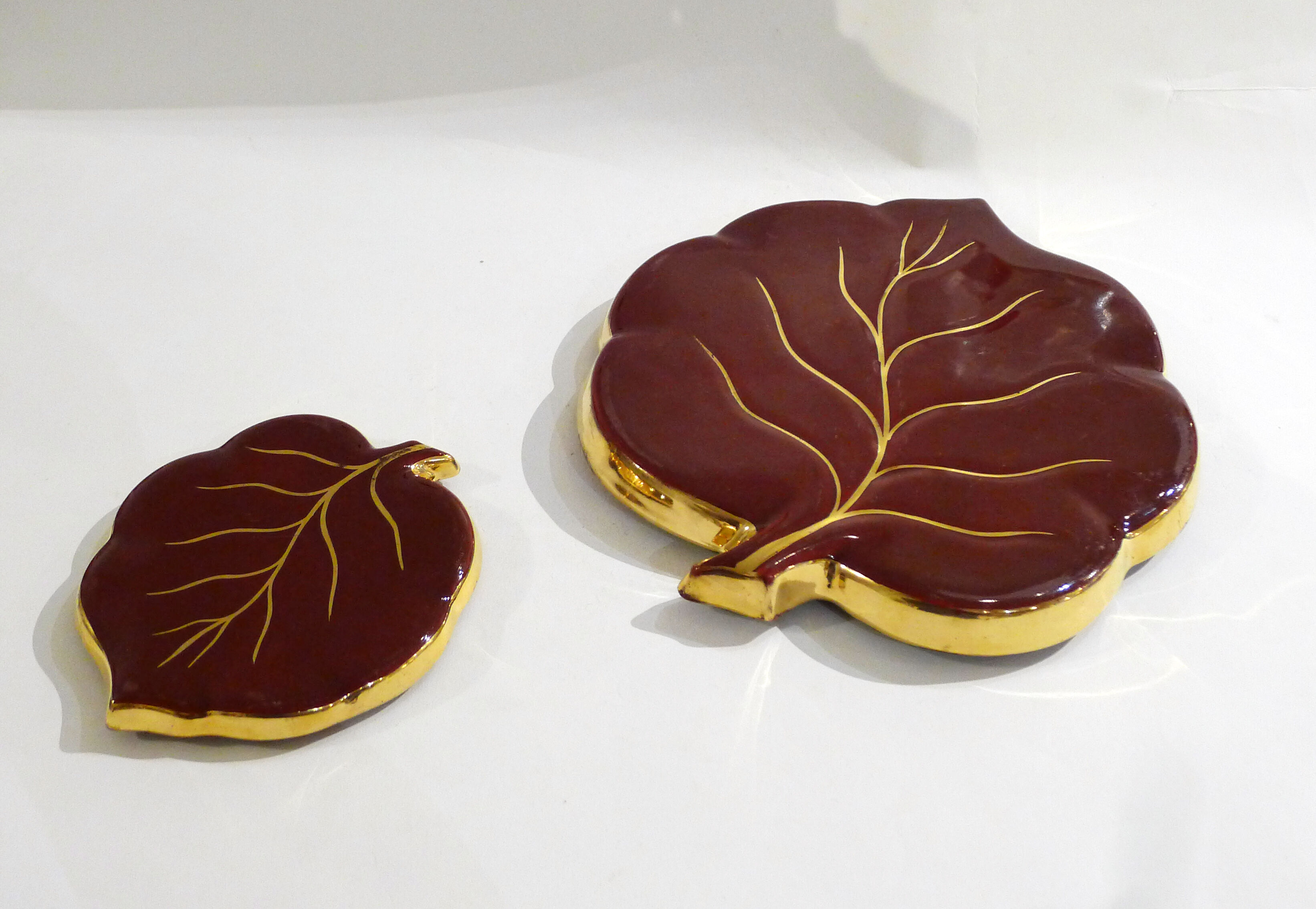 Bottom of flat leaves