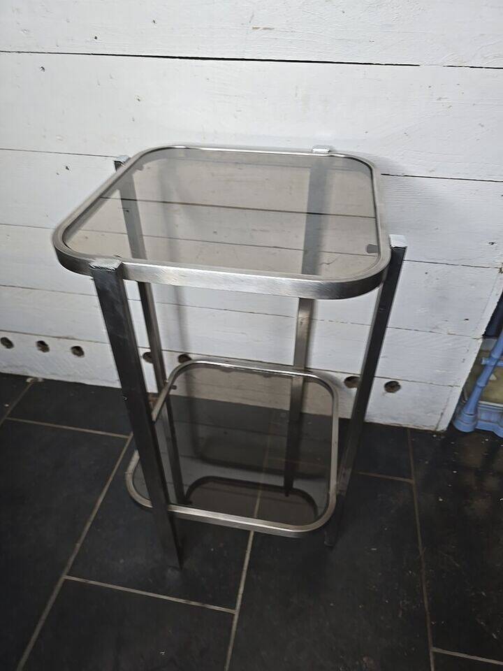 Table d'appoint vintage en fer chromé et verre fumé
