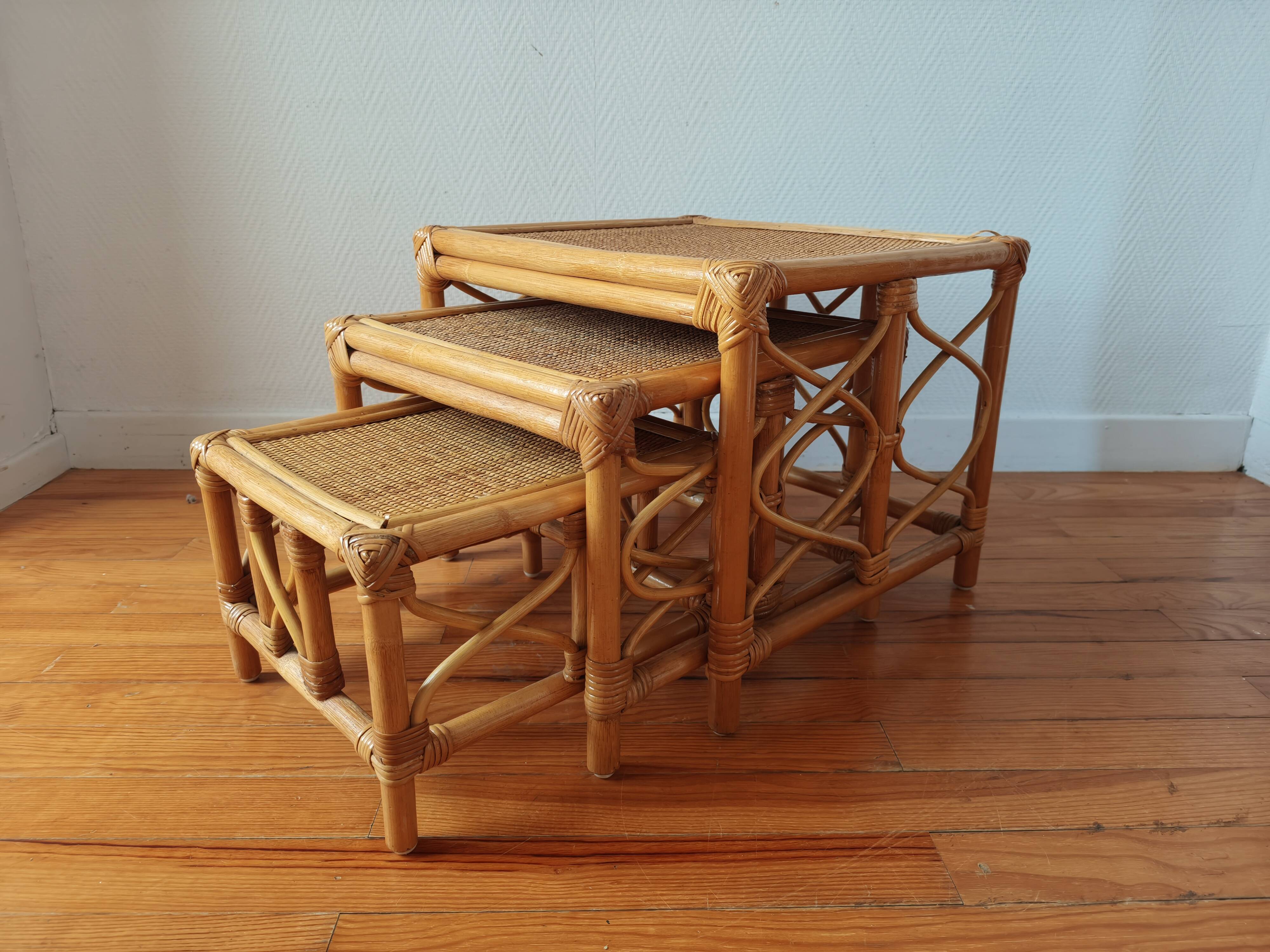Tables gigognes en rotin et cannage – Esprit Riviera – Vers 1970/80