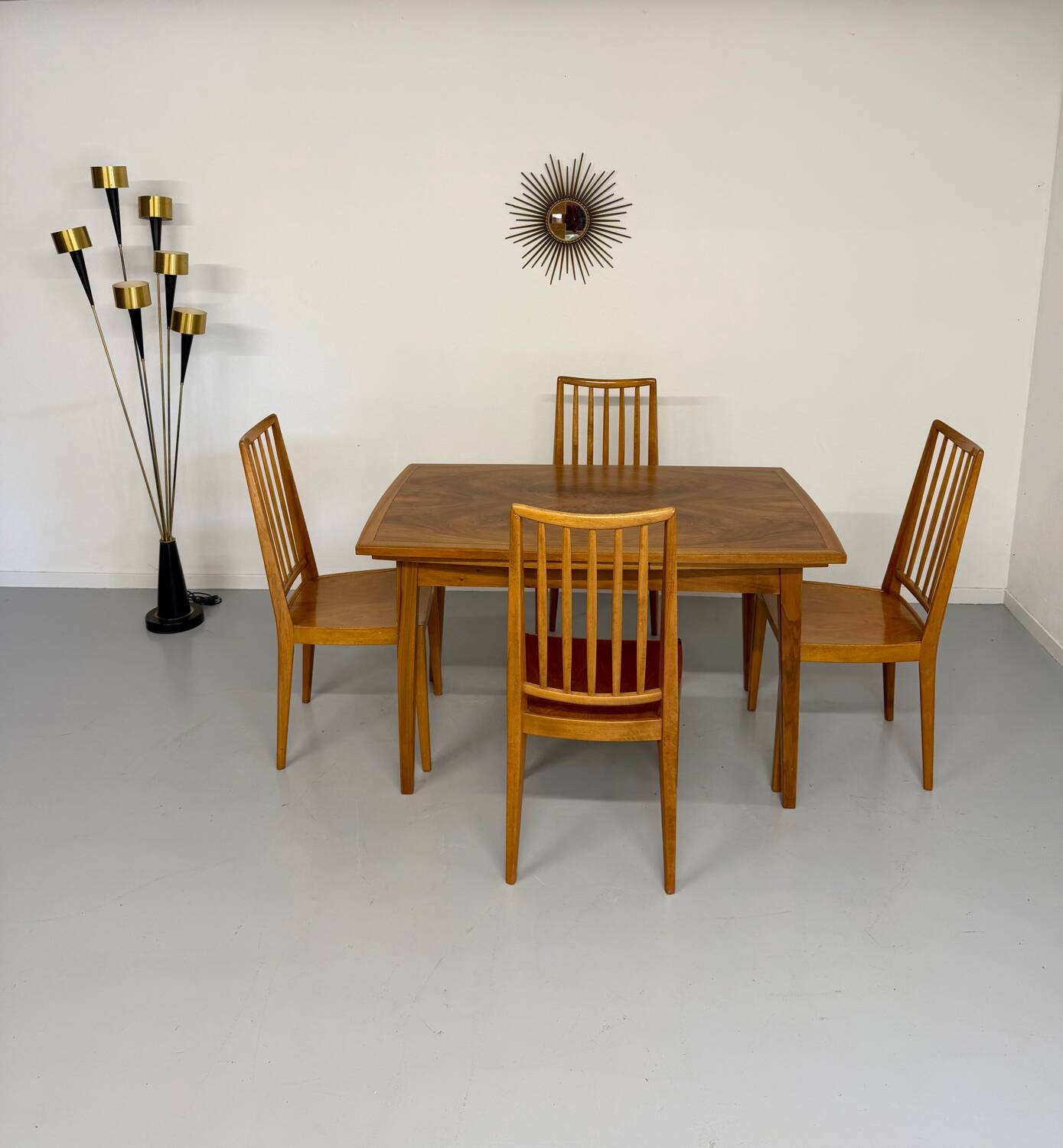 Table de repas à rallonges noyer massif design style scandinave an70