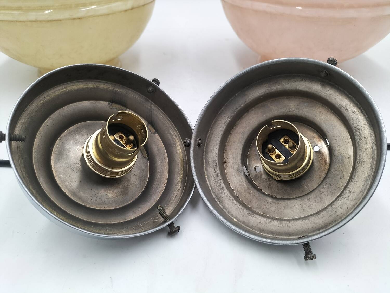 2 glass suspensions from Clichy