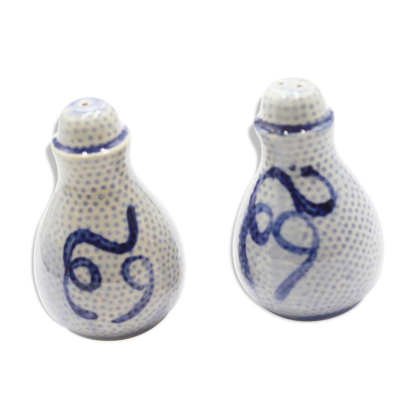 Salt and pepper shaker in blue sandstone