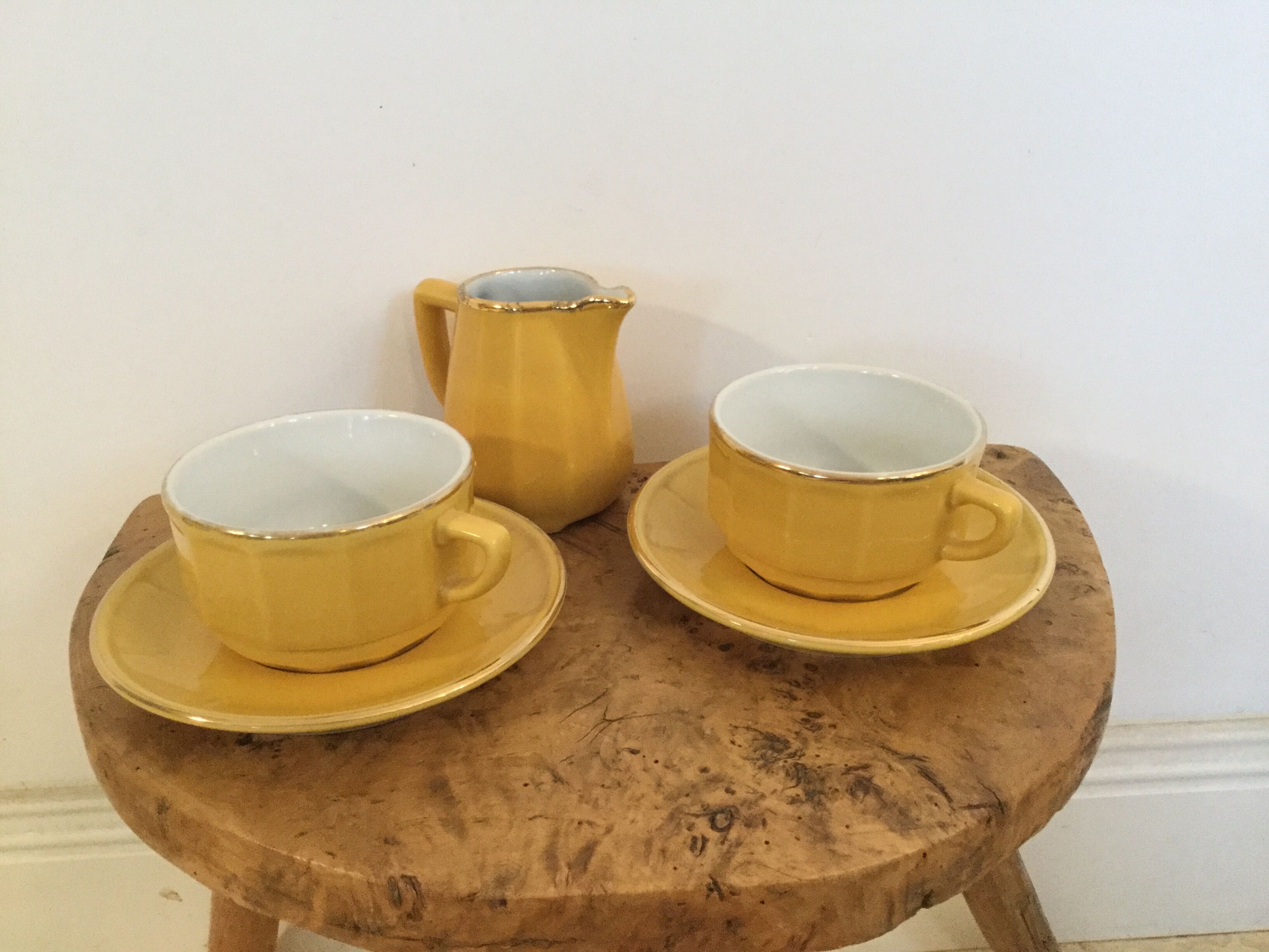 Lunch cups and Deshoulières milk pot